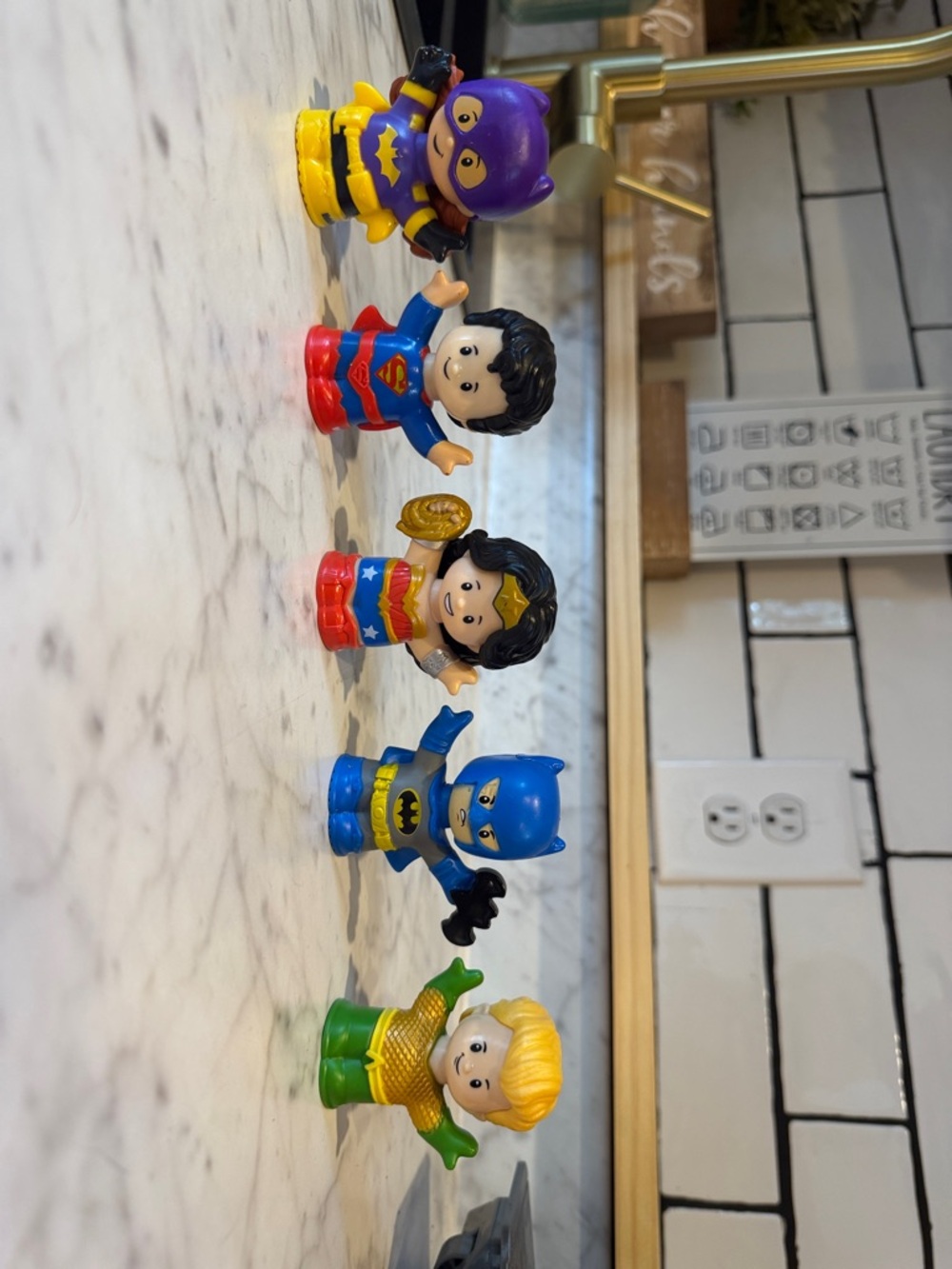 DC Super Hero Squad Mini Figures Set - Blue, Red, Yellow, Green, Purple